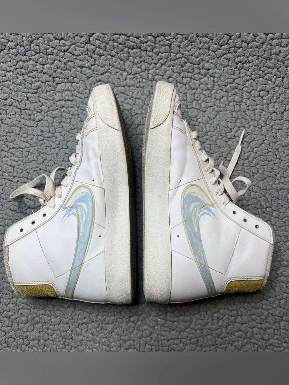 Vintage Nike Blazer Mid '77 GS Girls Size 4.5 Y White And Blue